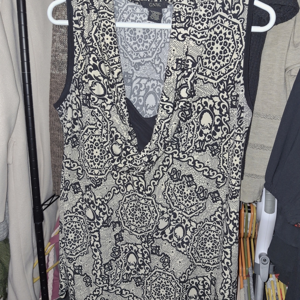 GNW Women's Top in Black and Cream Pattern